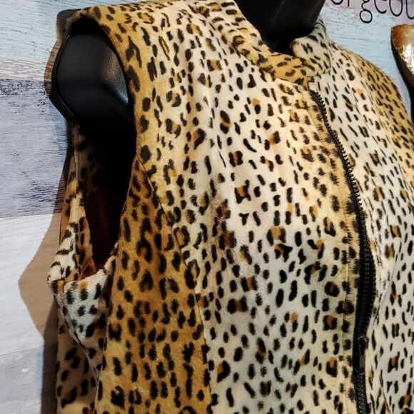 Vintage Animal Print Plush Zip Up Vest, Sz M, Very Unique! - Picture 3 of 8
